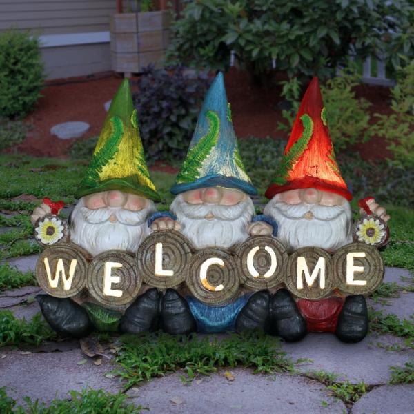 Garden Gnomes |  Gnomes Holding Solar Welcome Sign Garden Garden Gnomes