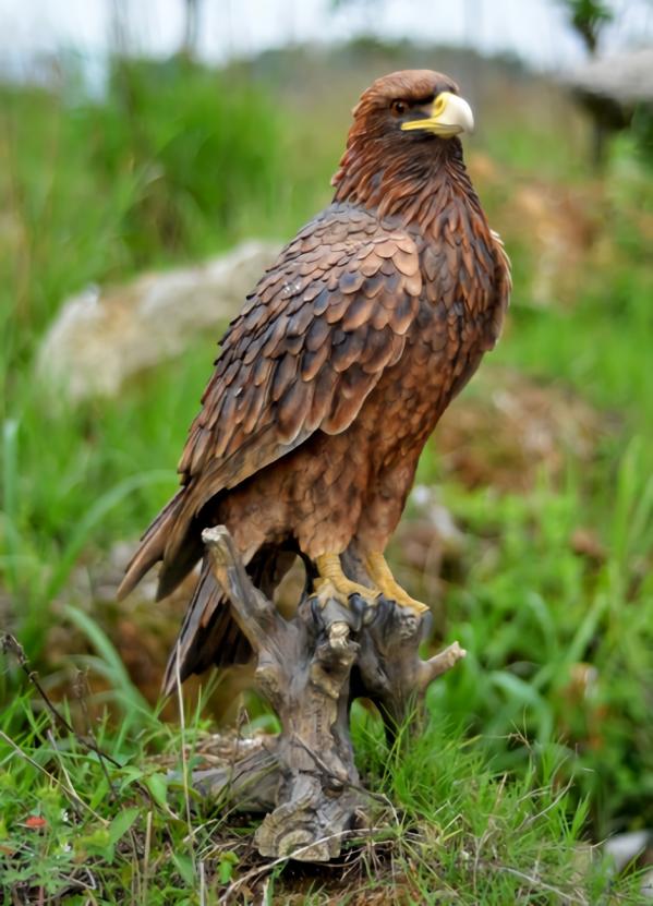 Metal Birds |  Golden Eagle Statue "Ultra-Realistic" Garden Metal Birds